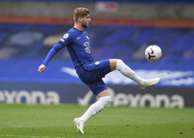 自杀事件后两年，贝卡-贝卡重回赛场并再度取得进球