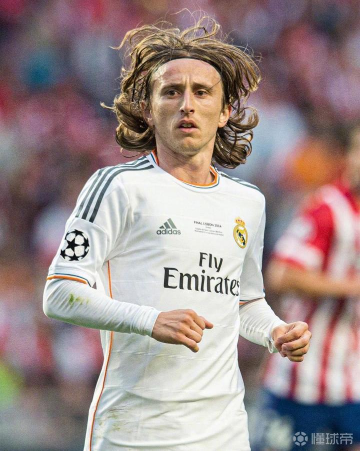 巴西中卫古斯塔沃入籍越南，将改名杜飞龙代表越南队