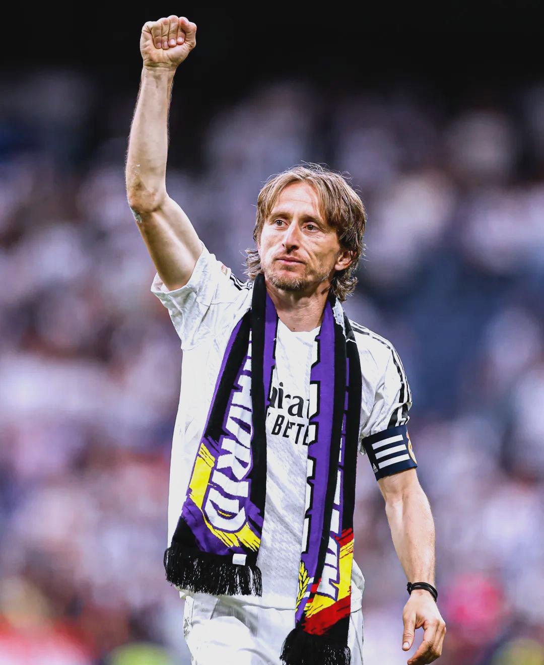 湖人浓眉哥篮下统治助力球队获胜