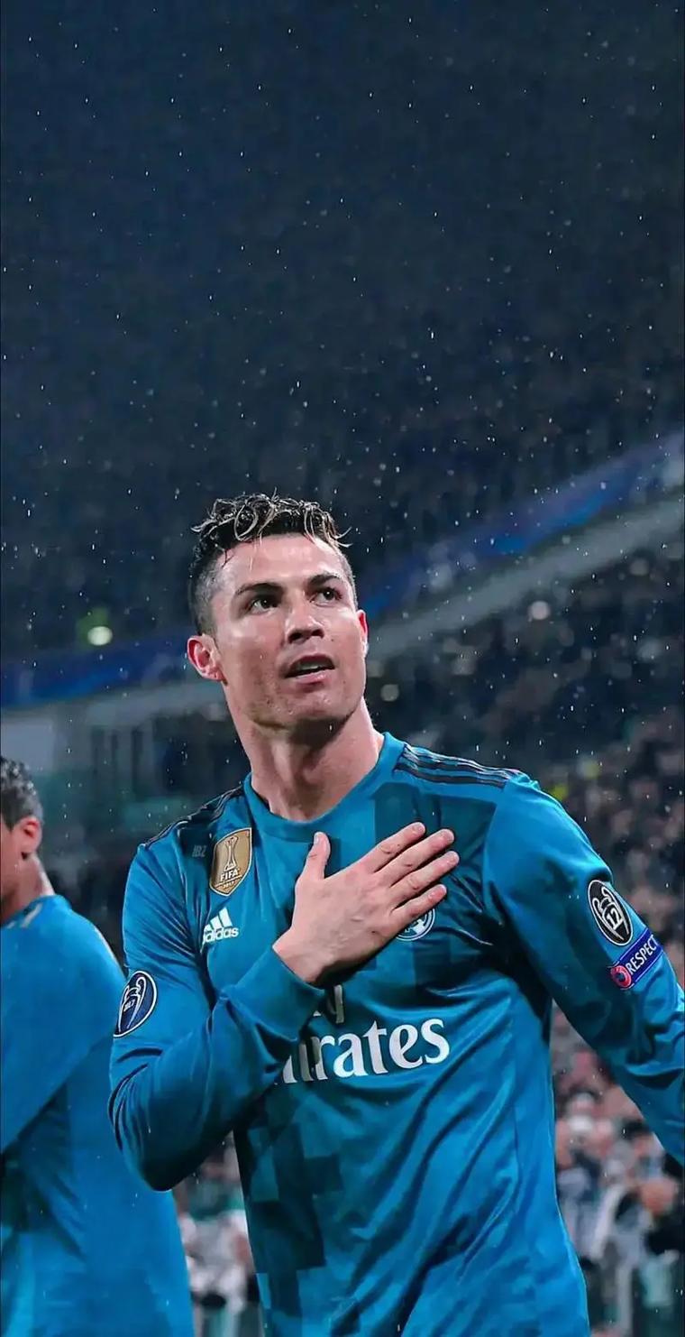 土媒：土超球员返回途中汽车突然起火，好在球员本人提前下车