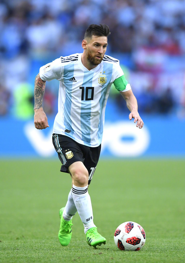 破防了！张本智和比手势，现场球迷给港队加油，日本队压力大